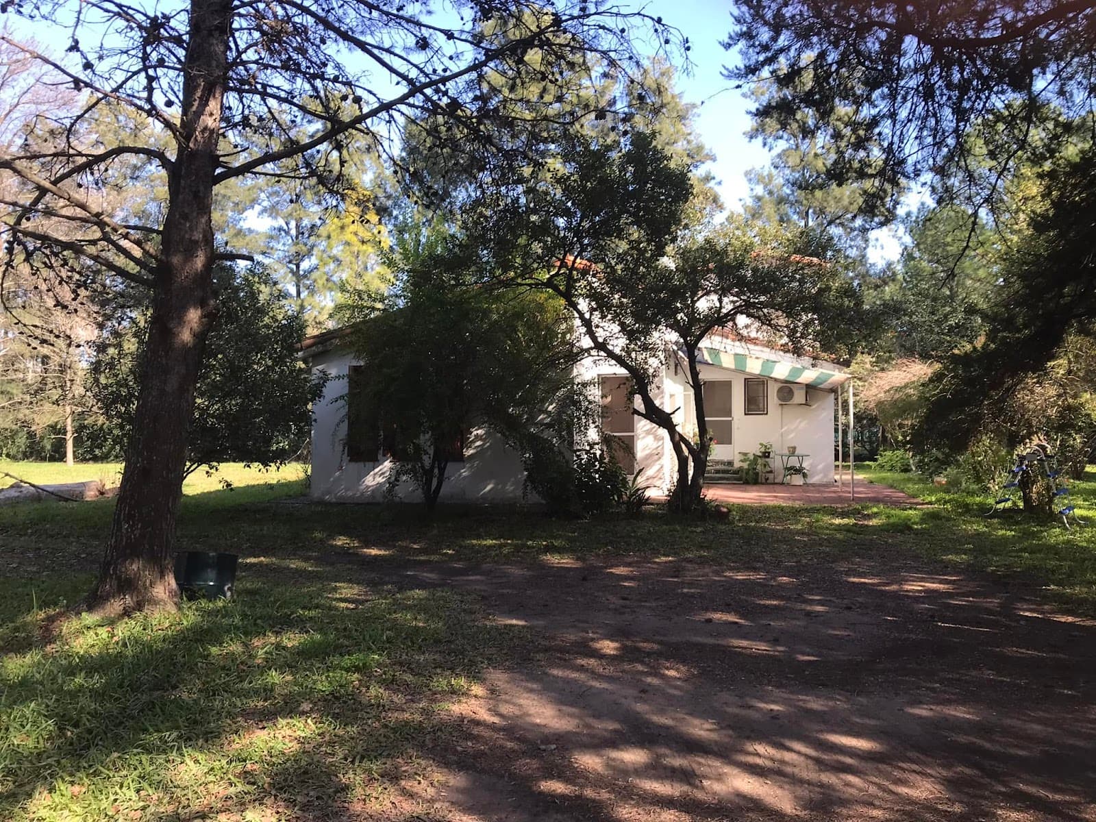 Casa con gran parque · Barrio La Escondida — foto 1