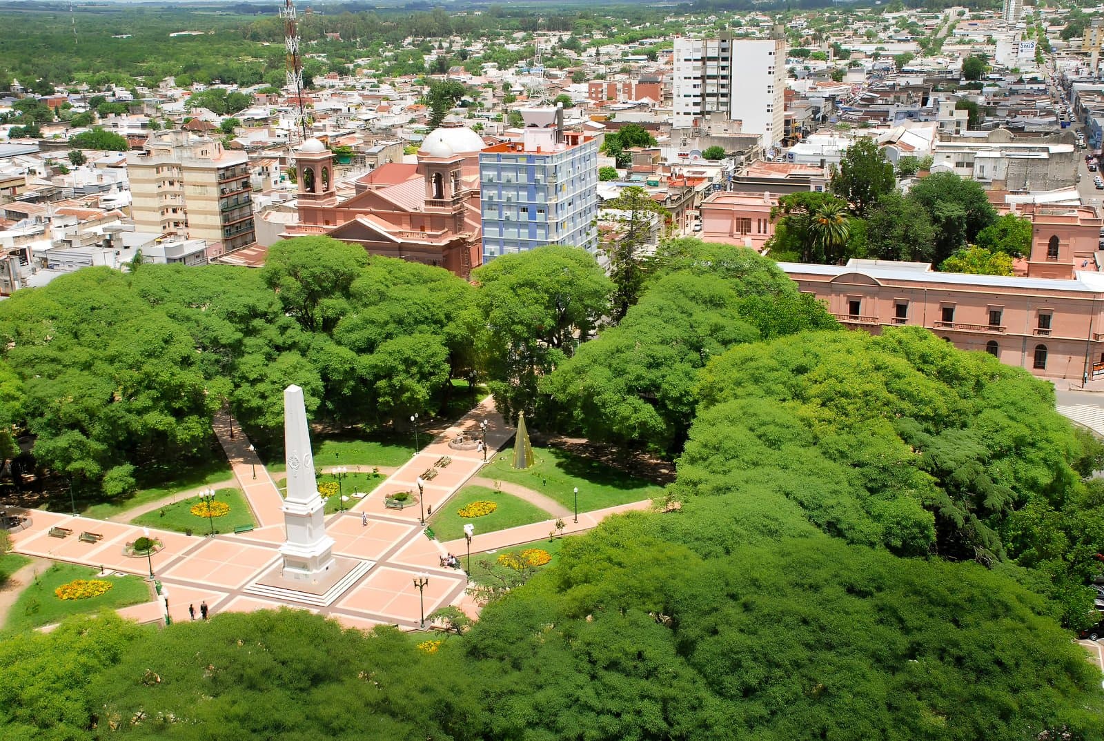 Vista aérea de la Plaza Ramírez en Concepción del Uruguay